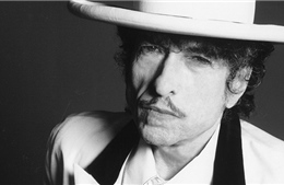 Huyền thoại âm nhạc Bob Dylan bán toàn bộ các tác phẩm cho Universal