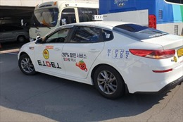 Hàn Quốc triển khai dịch vụ taxi chở người nghi mắc COVID-19