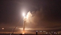 Video phòng không Syria khai hoả chặn đứng hầu hết tên lửa nhằm vào thủ đô