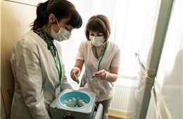Ukraine chật vật tìm người để tiêm vaccine ngừa COVID-19