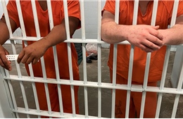 Hàng nghìn tù nhân Mỹ được thả do COVID-19 có thể phải quay lại phòng giam