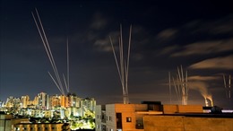 Vừa kết thúc lệnh ngừng bắn, Hamas tiếp tục dội bão lửa rocket vào Tel Aviv