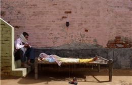 Những phòng khám bất đắc dĩ tại làng quê Ấn Độ giữa thảm kịch COVID-19