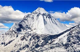 Sau Everest, thêm đỉnh núi nổi tiếng trên dãy Himalaya hết ‘miễn nhiễm’ trước COVID-19