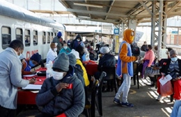 &#39;Con tàu hy vọng&#39; đem dịch vụ y tế đến cho dân nghèo Nam Phi