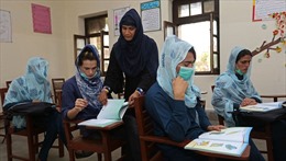 Pakistan mở trường học đầu tiên cho nữ sinh chuyển giới 