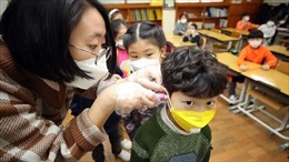 Hàn Quốc cân nhắc yêu cầu trẻ em mầm non test nhanh trước khi đến lớp