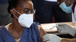 Nam Phi sắp phải tiêu hủy 100.000 liều vaccine Pfizer vì tiêm chủng chậm