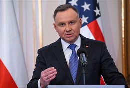 Chuyên cơ Tổng thống Ba Lan hạ cánh khẩn trước cuộc gặp với người đồng cấp Mỹ