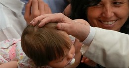 Tòa án Italy ra phán quyết trẻ em được mang cả họ bố và họ mẹ