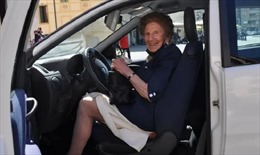 Cụ bà trăm tuổi Italy được cấp mới bằng lái xe