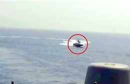 Hải quân Mỹ bắn pháo cảnh cáo tàu cao tốc Iran áp sát nguy hiểm
