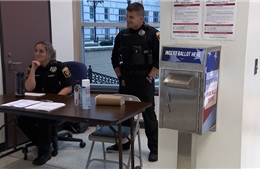 Cảnh sát tăng cường hiện diện tại một số điểm bỏ phiếu giữa nhiệm kỳ Mỹ