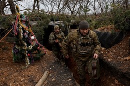 Hình ảnh Giáng sinh trên chiến trường ở Ukraine