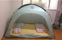 Hàn Quốc: Người dân dựng lều trong phòng ngủ để giữ ấm do giá năng lượng tăng cao 