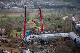 Thảm kịch tàu hỏa đối đầu ở Hy Lạp: Trưởng ga yêu cầu lái tàu vượt tín hiệu đèn đỏ
