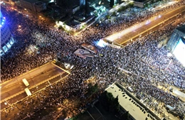 Hàng trăm nghìn người Israel lại xuống đường biểu tình bất chấp cải cách tư pháp tạm hoãn