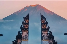 Indonesia chính thức cấm du khách lên núi thiêng