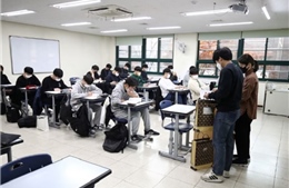 Hàn Quốc: Bắt quả tang 24 giáo viên bán đề thi đại học cho các cơ sở dạy thêm