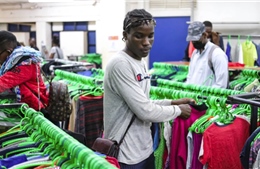Thị trường quần áo second-hand triệu đô của châu Phi ‘rơi vào tầm ngắm’