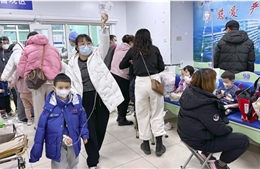 Thủ phạm đứng sau xu hướng gia tăng viêm phổi ở trẻ em tại nhiều nước