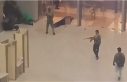 Video hiện trường bên trong vụ tấn công khủng bố trung tâm thương mại ở Moska