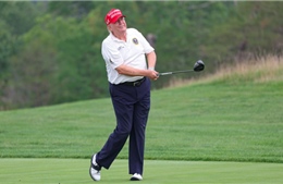 Tổng thống Hàn Quốc tập chơi golf lại sau 8 năm để &#39;kết nối&#39; với ông Trump