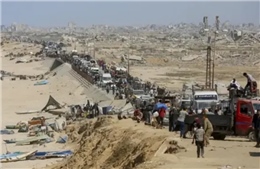 Dòng người Palestine khăn gói trở về quê nhà tan hoang ở Thành phố Gaza