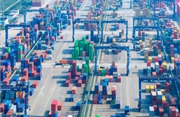 Trung Quốc hoãn thu phí cảng với tàu Mỹ