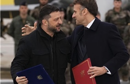 Pháp và Ukraine ký thỏa thuận mua 100 tiêm kích Rafale