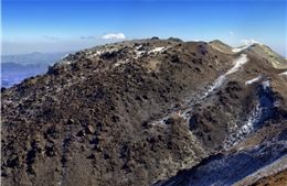 Núi lửa &#39;ngủ yên&#39; ở Iran bất ngờ dâng cao gần 10 cm, chuyên gia cảnh báo nguy cơ