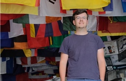 Ngôi nhà của những lá cờ