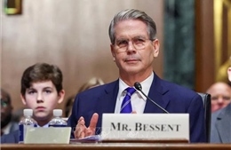 Tổng thống Trump &#39;ám chỉ&#39; Bộ trưởng Tài chính có thể mất ghế nếu Fed không hạ lãi suất