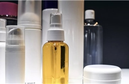 Pháp chính thức cấm 'hoá chất vĩnh cửu' trong mỹ phẩm và quần áo