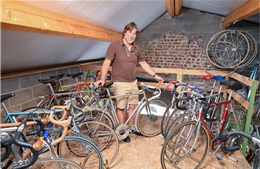 Người đàn ông Bỉ sống cùng ghi đông và ký ức hai bánh