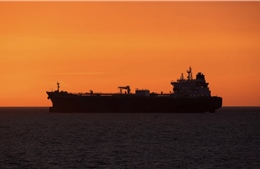 Tàu chở dầu Nga cập cảng Cuba, bắt đầu dỡ 100.000 tấn dầu thô