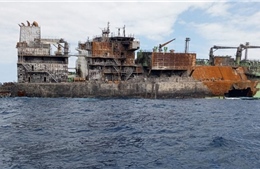 Nỗ lực lai dắt tàu thất bại, tàu Nga chở 700 tấn nhiên liệu tiếp tục trôi dạt trên biển