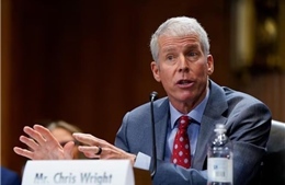 Mỹ nêu lý do gia hạn hoãn trừng phạt dầu Nga