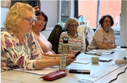 Khi người cao tuổi bước vào thế giới của trí tuệ nhân tạo (AI)