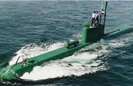 Iran đưa tàu ngầm mini tới 'điểm nóng' Hormuz