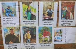 Bức tường 25m dán ảnh người mất tích níu giữ hy vọng sau lũ quét Nepal