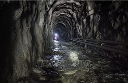 Những yếu tố sống còn với hàng trăm công nhân mắc kẹt dưới lòng đất Nepal