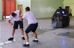 Singapore triển khai thí điểm robot ngăn chặn ẩu đả trong nhà tù