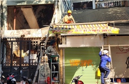 Ra quân ‘giành lại’ vỉa hè cho người đi bộ ở khu phố cổ Hoàn Kiếm