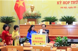 HĐND Hà Nội dành phút mặc niệm và quyên góp cứu trợ đồng bào miền Trung 