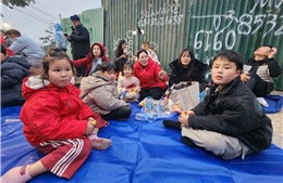 Dòng người ùn ùn đi xem 'Concert pháo hoa Quốc gia'