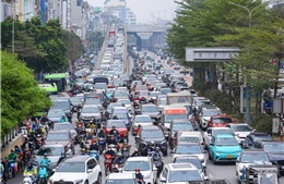 Người dân rời phố nghỉ Tết, cửa ngõ Thủ đô tắc cứng