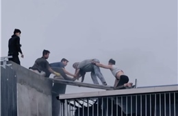 Chủ tịch Hà Nội tặng Bằng khen những người hùng trong vụ cháy ở Lĩnh Nam