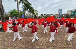 Xác lập kỷ lục 3.000 người cao tuổi đồng diễn múa quạt dưỡng sinh