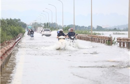 Hà Nội phân luồng tổ chức giao thông tại các vị trí bị ngập úng trên địa bàn 4 xã